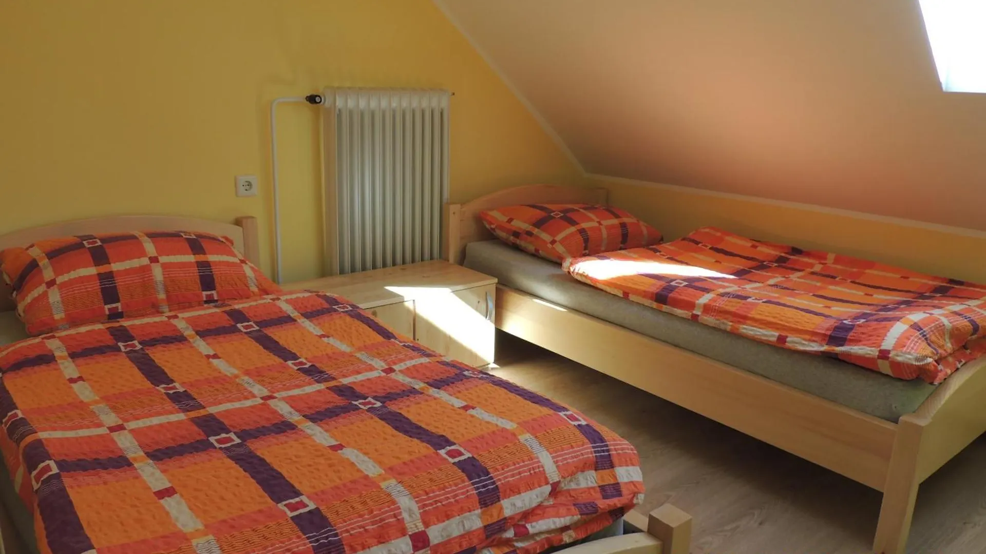 Guest House Pr Ambruzarju & Apartments Cerklje na Gorenjskem 3*,  Slovenia