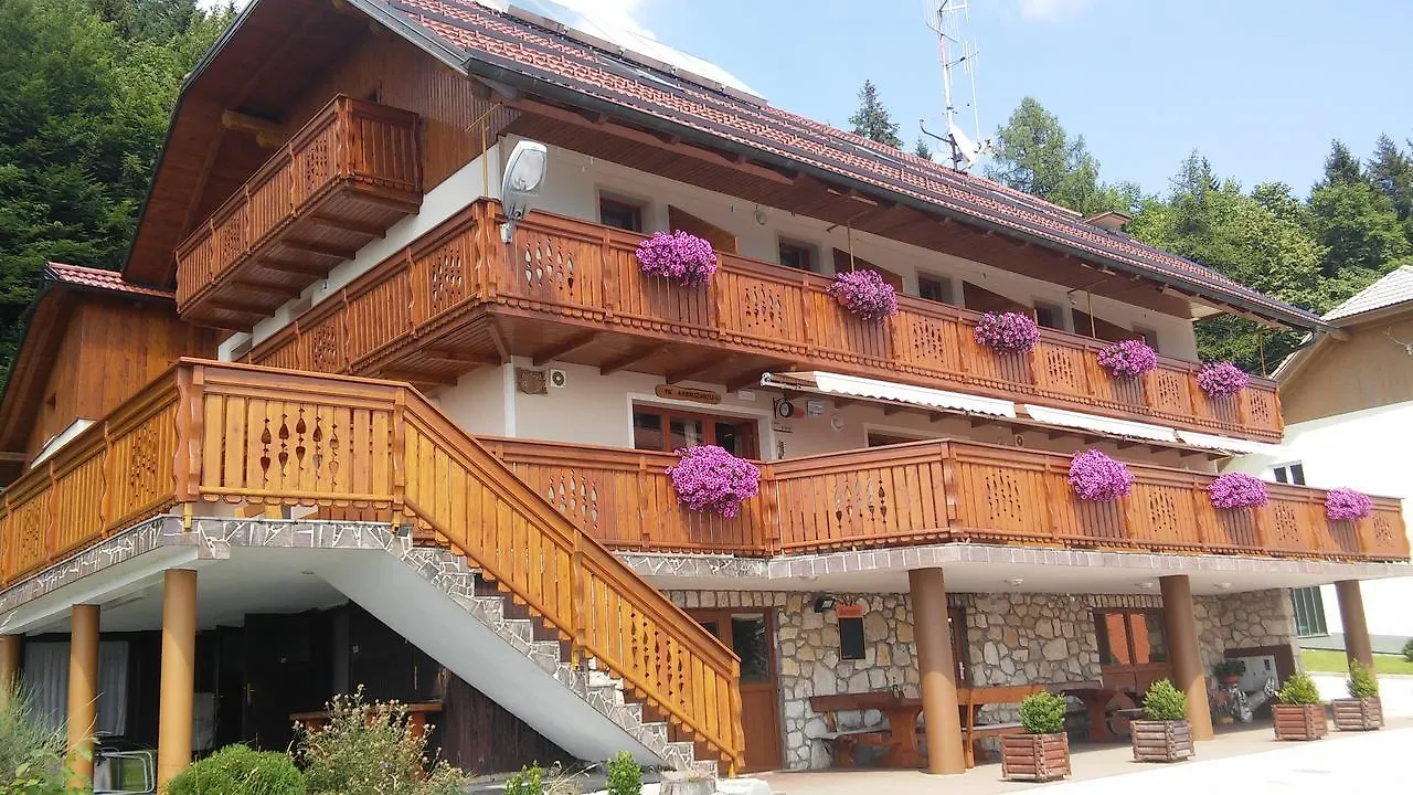 Guest House Pr Ambruzarju & Apartments Cerklje na Gorenjskem Slovenia